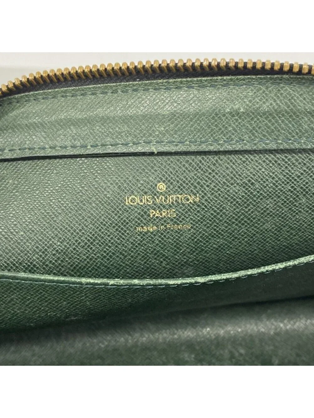 Louis Vuitton Clutch Taiga Baikal Epi